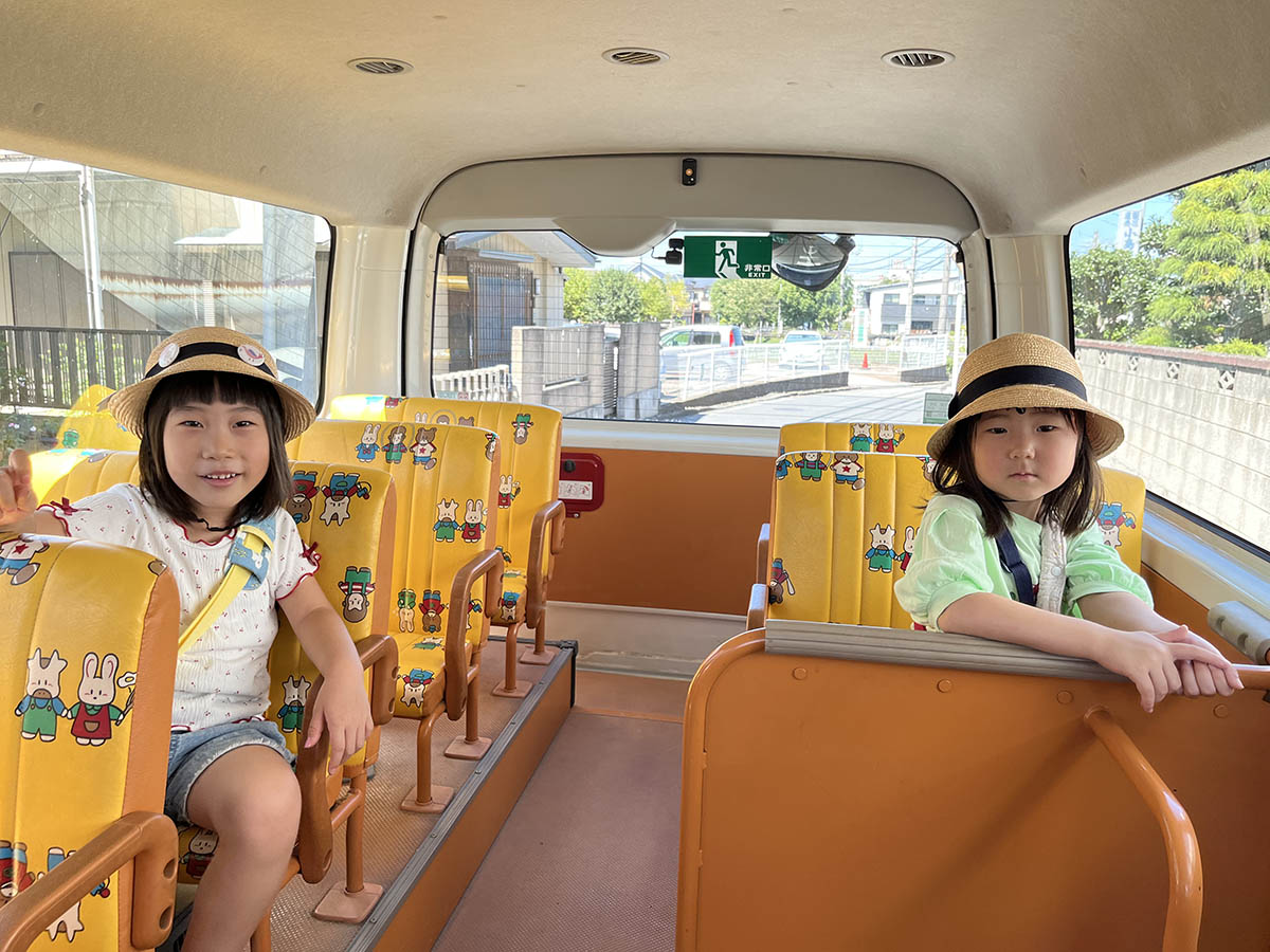 園の送迎バス　狭山ひかり幼稚園